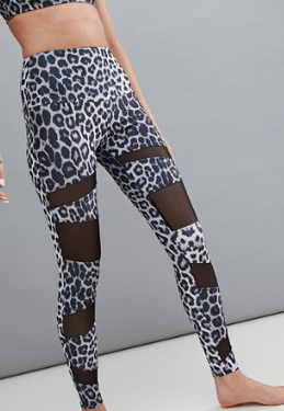 Onzie – Exclusivité ASOS – Legging de yoga avec empiècement en tulle à imprimé léopard