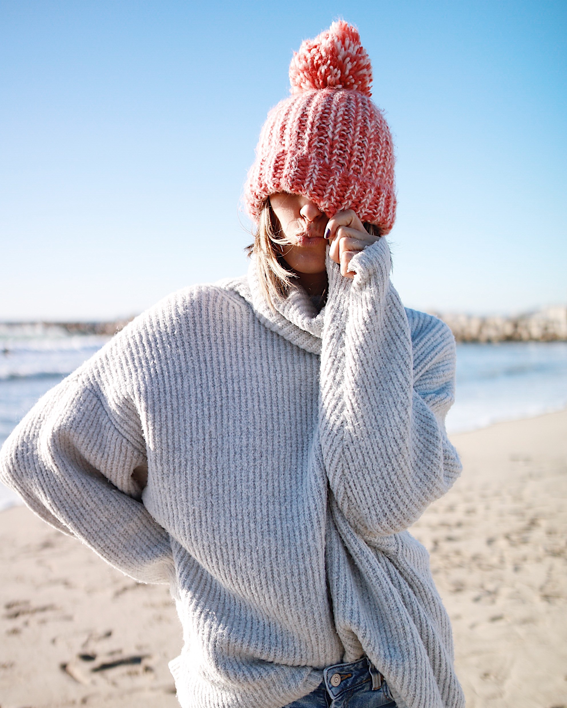 BEACHDAY, oversize int sweater, bonnet orse, beach girl