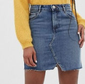ASOS DESIGN – Mini-jupe en jean – Bleu délavé moyen