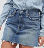 Levi’s – Mini-jupe en jean à ourlet brut