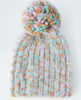 Bonnet multicolore à pompon pull and bear