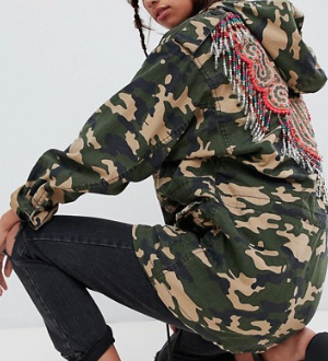 ASOS DESIGN – Parka camouflage ornementée