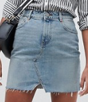 ASOS DESIGN – Mini-jupe en jean – Bleu délavé clair