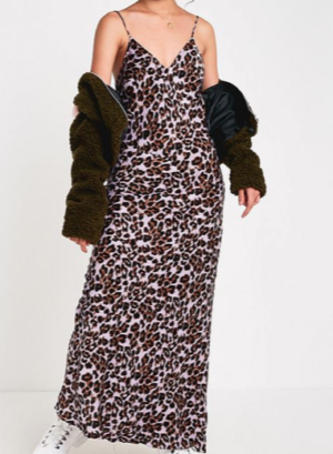 UO – Robe longue à imprimé léopard lilas