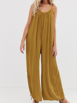 ASOS DESIGN – Combinaison à grand décolleté dos en tissu froissé