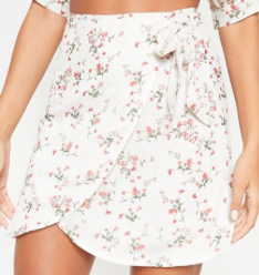 MINI-JUPE PORTEFEUILLE BLANCHE IMPRIMÉ FLORAL PrettyLittleThing