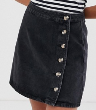 ASOS DESIGN – Jupe portefeuille en jean avec boutons sur le côté – Noir
