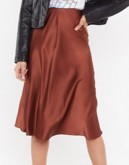 Jupe midi en satin Blanches nuits de satin Promotions NASTY GAL