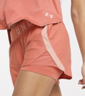 Under Armour Training – Play Up – Short effet superposé – Rose