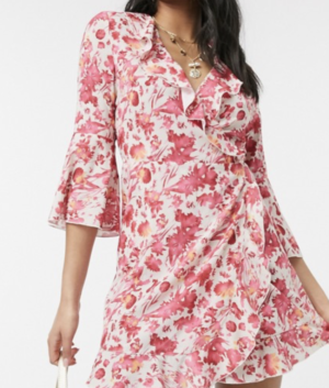 Outrageous Fortune – Robe cache-cœur avec volants et manches évasées – Rose fleuri