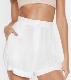 Short de plage bouffant effet froissé Beach Party NASTY GAL