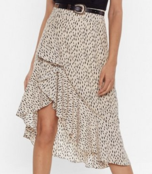 Jupe midi volantée à motifs J’ai plus la motif désolée Nasty gal