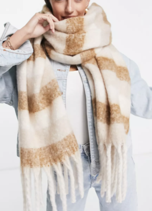 ASOS DESIGN – Écharpe longue duveteuse à rayures ton sur ton – Camel