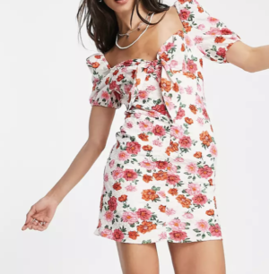 Topshop – Robe d’été courte froncée sur le devant à imprimé roses – Rose