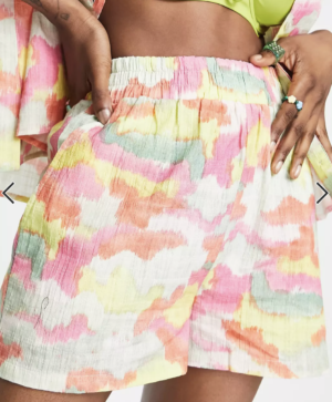 ASOS DESIGN – Short casual d’ensemble à imprimé camouflage abstrait