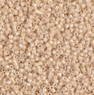 MIYUKI DELICA 11/0 DB0204 – ANTIQUE BEIGE CEYLON X8G PERLES AND CO