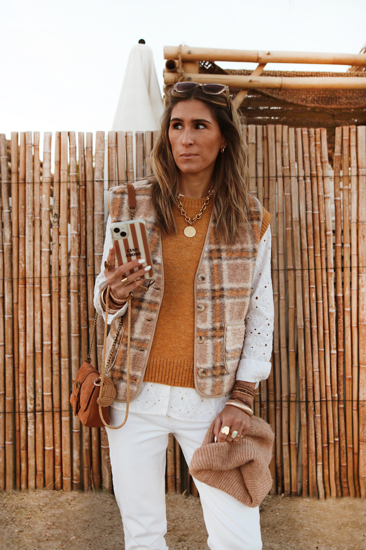 www.chonandchon.com veste sans manches carreaux jaune camel garance
