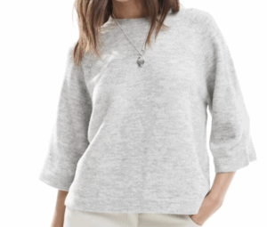 ONLY – T-shirt crop top en maille – Gris clair