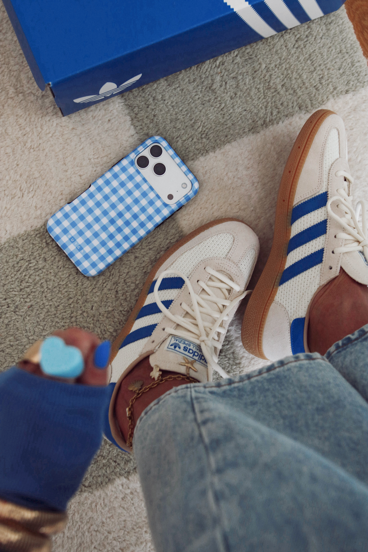 www.chonandchon.com jean free people top bleu manches longues Adidas originals baskets bleu blanc