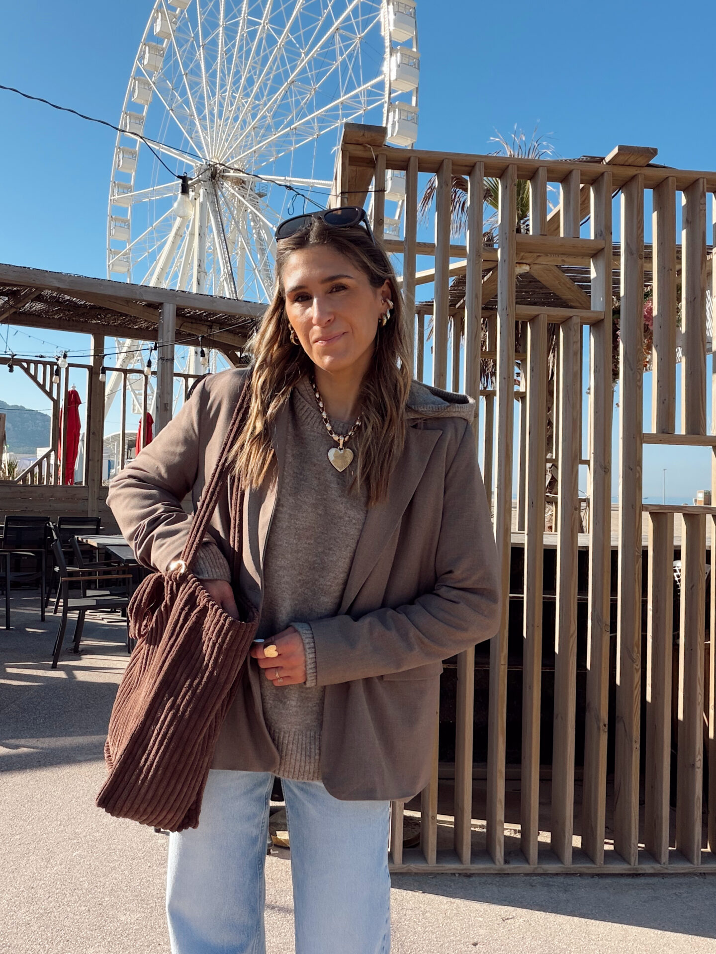 www.chonandchon.com blazer basique marron pull and bear jean levi's