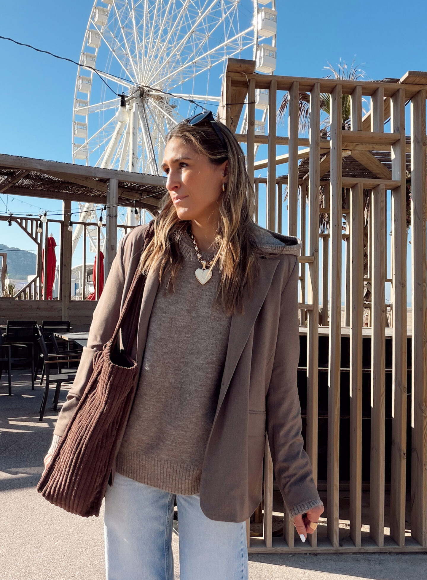 www.chonandchon.com blazer basique marron pull and bear jean levi's